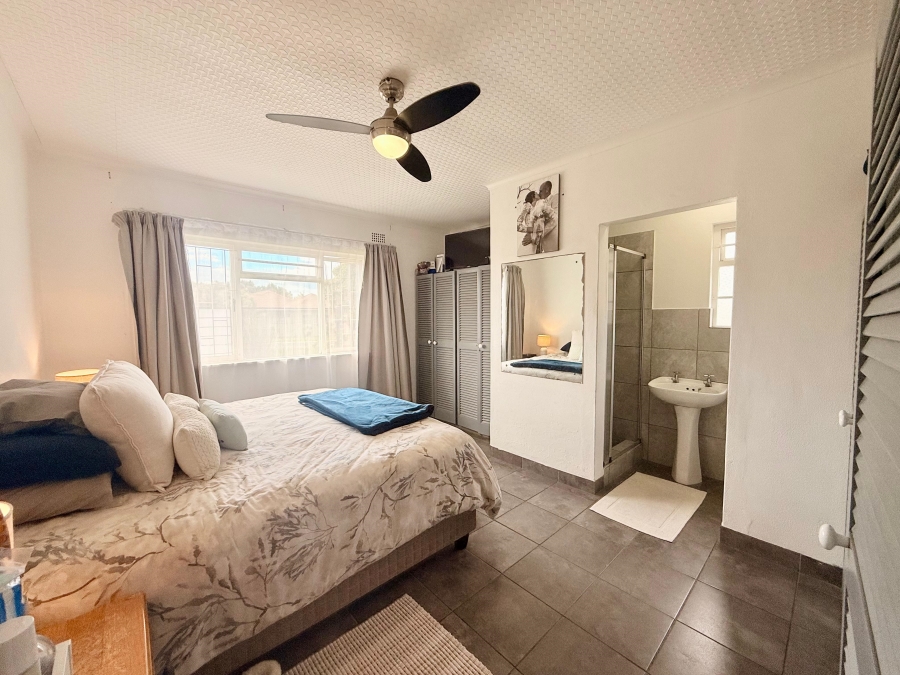 5 Bedroom Property for Sale in Sandbaai Western Cape